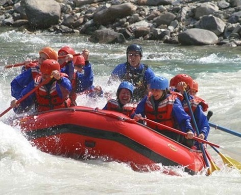 6-Nt Canadian Rockies Vacation w/Rental Car, Sightseeing, Activities, Banff Hike & More