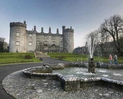 Luxe, 10-Nt Ireland Tour, Incl. Castle Stay, w/Private Chauffeur, Meals, Sightseeing & More