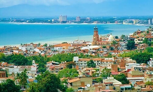 7-Nt Mexican Riviera Cruise on Norwegian w/Shipboard Credit, Unlimited Beverages & More