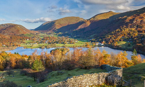 London to Edinburgh: 6-Nt England & Scotland Tour in Fall w/Meals & More