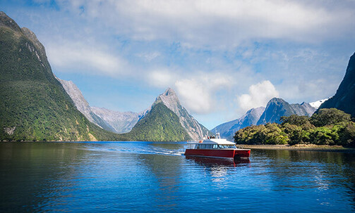 Fly R/T from Los Angeles to New Zealand w/Meals, Drinks & Onboard Entertainment