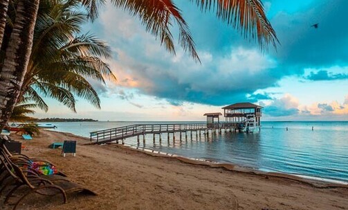 7-Nt Western Caribbean Cruise on Norwegian w/Shipboard Credit, Unlimited Beverages & More