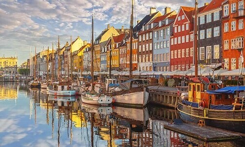 Belfast to London: Luxe, 15-Nt Cruise w/Choice of Drinks or Onboard Credit + $25 Deposit