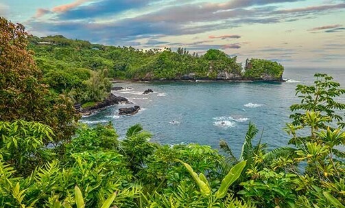 Vancouver to Honolulu: Luxe, 16-Nt Cruise w/Choice of Drinks or $800 Excursion Credit & More
