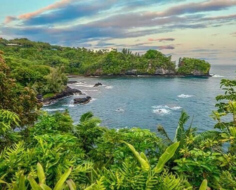 Vancouver to Honolulu: Luxe, 16-Nt Cruise w/Choice of Drinks or $800 Excursion Credit & More