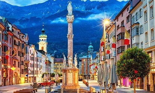 Italy & Austria: 6-Nt Holiday Markets Tour, Incl. Christmas Baking Class, w/Meals & More