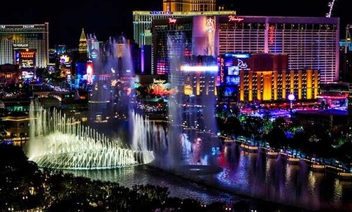 Mountain-View King Room at 5-Star, Top-Rated Fontainebleau Las Vegas