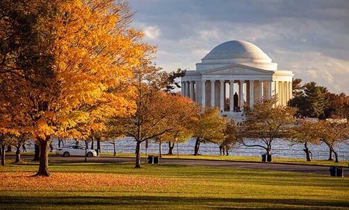 Top-Rated Washington, D.C. Hotel Near Major Landmarks in Fall