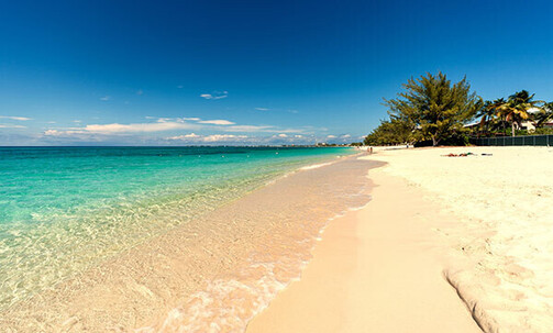 7-Nt Western Caribbean Cruise on Norwegian w/Shipboard Credit, Unlimited Beverages & More