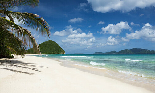 7-Nt Eastern Caribbean Cruise on Norwegian w/Shipboard Credit, Unlimited Beverages & More